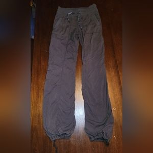LULULEMON Athletica Lined Dance Studio Pants Size 4 - GRAY